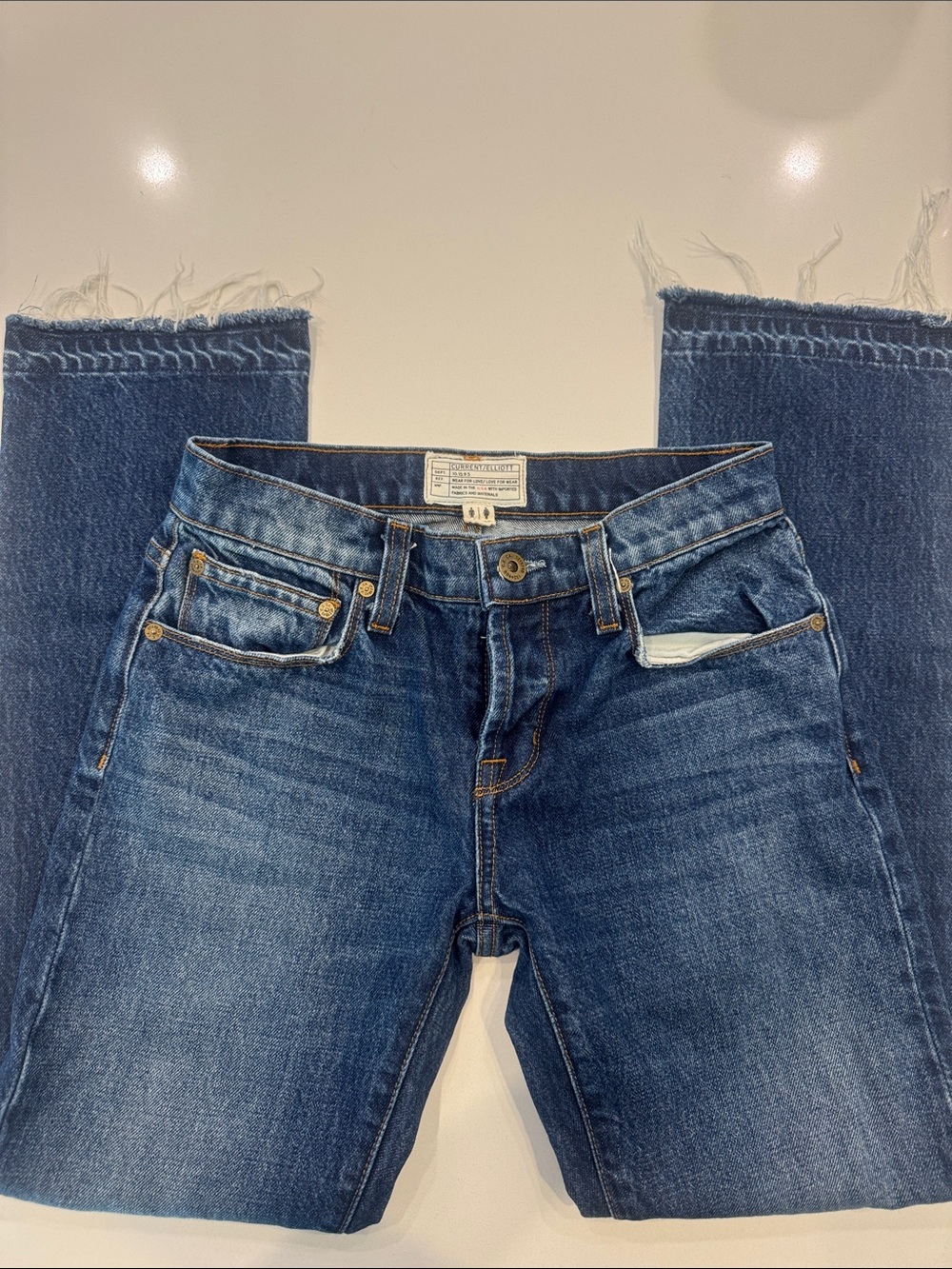 Current/Elliott Mid-Blue Straight-Leg Jeans with Frayed Hem size 23/26 NWOT cond